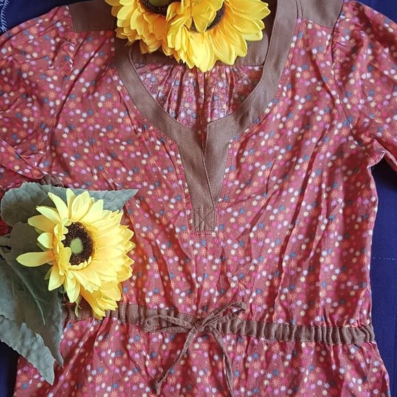 Adorable Hippie/boho top with suede trim. - Picture 7 of 10